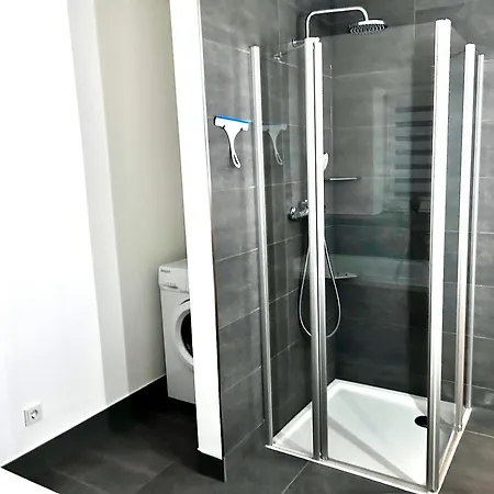 No 20 - Gemuetliche 2 Whg, Kueche, Balkon, Badewanne, Parkplatz