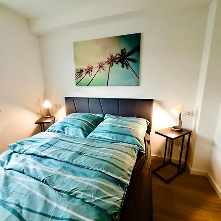 No 20 - Gemuetliche 2 Whg, Kueche, Balkon, Badewanne, Parkplatz *