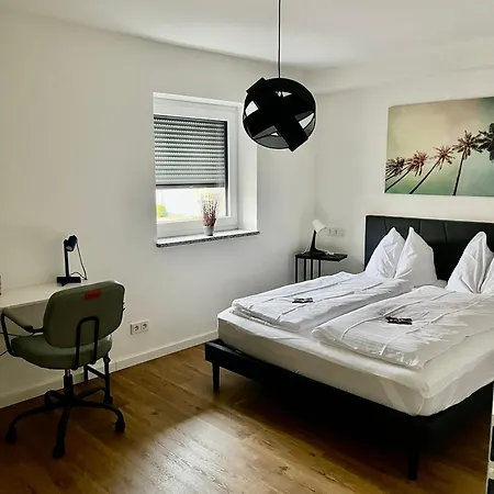 No 20 - Gemuetliche 2 Whg, Kueche, Balkon, Badewanne, Parkplatz Apartment *