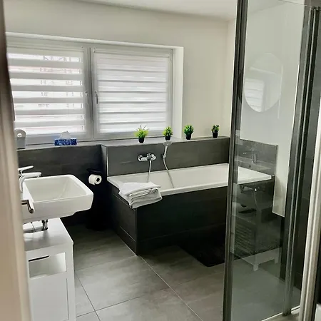 Apartment No 20 - Gemuetliche 2 Whg, Kueche, Balkon, Badewanne, Parkplatz *