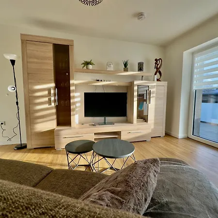 No 20 - Gemuetliche 2 Whg, Kueche, Balkon, Badewanne, Parkplatz Apartment